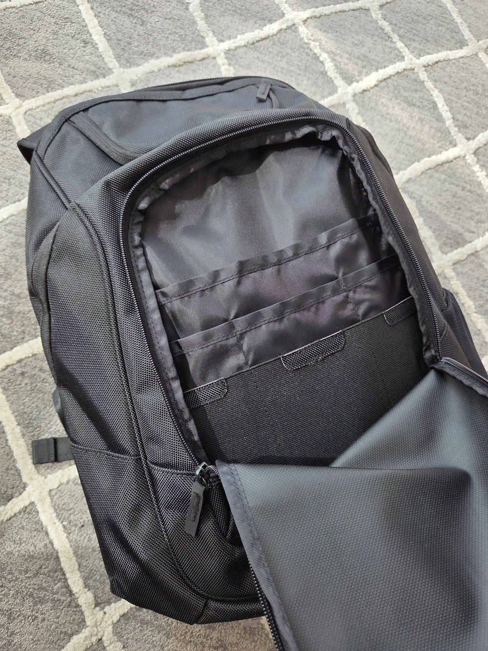 NWOT Large Black Tech Backpack - Picture 5 of 9